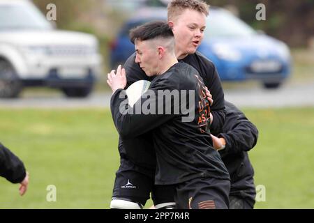 Carmarthen Quins RFC jeunes v NCE RFC jeunes Carmarthenshire Cup demi-finale 2023 Banque D'Images