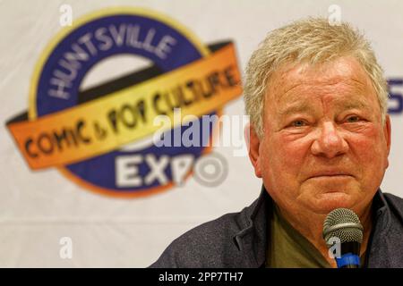 L'acteur Star Trek William Shatner parle le deuxième jour de l'exposition de culture pop et comique de Huntsville 2023 samedi, 22 avril 2023 au centre Von Braun de Huntsville, dans le comté de Madison, EN ALABAMA, aux États-Unis. L'acteur et auteur canadien, 92, est peut-être mieux connu pour sa représentation du Capt James Tiberius Kirk dans la série télévisée originale Star Trek et les films ultérieurs. (Photo APEX MediaWire par Billy Suratt) Banque D'Images