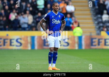 João Pedro #10 de Watford pendant le match de championnat de pari de ciel Hull City vs Watford au stade MKM, Hull, Royaume-Uni, 22nd avril 2023 (photo de James Heaton/News Images) Banque D'Images