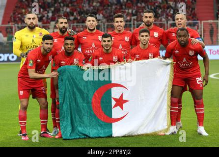 Alger. 23rd avril 2023. Les starters du CR Belouizdad posent pour une photo de groupe avant le quart-finale 2022/2023 de la Ligue des champions de la CAF 1st match de football de jambe entre le CR Belouizdad d'Algérie et les Sundowns de Mamelodi d'Afrique du Sud au stade Nelson Mandela à Alger, Algérie, 22 avril 2023. Credit: Xinhua/Alay Live News Banque D'Images