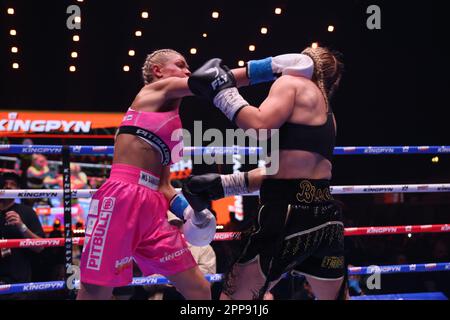 Londres, Royaume-Uni. 22nd avril 2023. LONDRES, Royaume-Uni - AVRIL 22 : elle Brooke combat Aleksandra Daniel dans son combat de 140 livres lors de l'événement du tournoi de Kingpyn High Stakes à OVO Arena Wembley on 22 avril 2023 à Londres, Royaume-Uni. (Photo de Vianney Lecaer/PxImages) crédit: PX Images/Alamy Live News Banque D'Images