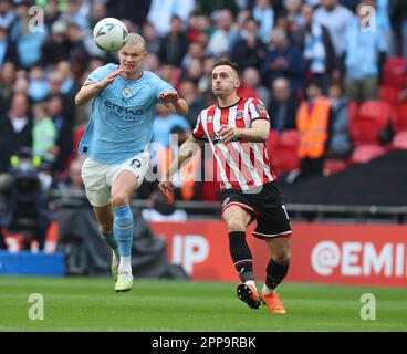 Erling Haaland de Manchester City et Jack Robinson de Sheffield se sont Unis lors de la FA Cup - semi-finale de football de match entre Manchester City à nouveau Banque D'Images