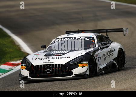 Monza, Italie. 22nd avril 2023. Maro Engel, Luca Stolz, Fabian Schiller de Mercedes-AMG Team AlManar sur la piste lors de la course Fanatec GT World Challenge Europe sur 22 avril 2023 à l'Autodromo Nazionale à Monza, en Italie. Credit: Marco Canoniero / Alamy Live News Banque D'Images