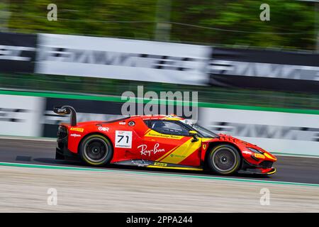 Monza, Italie. 23rd avril 2023. La 71 AF Corse Ferrari 296 GT3 d'Antonio FUOCO, Davide RIGON et Alessandro PIER GUIDI (PRO) pendant le Fanatec GT World Challenge Europe à Autodromo di Monza sur 22 avril 2023 à Monza, en Italie. Credit: Luca Rossini/E-Mage/Alamy Live News Banque D'Images