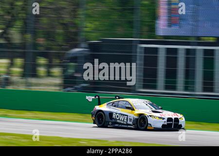 Monza, Italie. 23rd avril 2023. La BMW Rowe Racing #98 M4 GT3 de Philipp ENG, Marco WITTMANN et Nicholas YELLOLY (PRO) pendant le Fanatec GT World Challenge Europe à Autodromo di Monza sur 22 avril 2023 à Monza, en Italie. Credit: Luca Rossini/E-Mage/Alamy Live News Banque D'Images