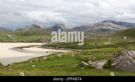 Sandy Beach et Rolling Mountains, Uig Bay, Carnish, Uig, Lewis, Île de Lewis, Hébrides, Hébrides extérieures, Îles de l'Ouest, Écosse, Royaume-Uni Banque D'Images