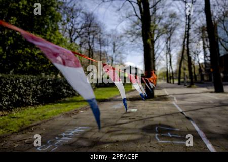 AMSTERDAM - les premiers endroits pour le Vrijmarkt ont déjà été enregistrés sur l'Apollolaan. Les préparatifs de la Journée du Roi sont en cours dans la capitale. ANP ROBIN VAN LONKHUIJSEN pays-bas sortie - belgique sortie Banque D'Images