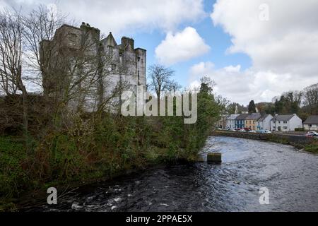 donegal château avec donjon et la rivière eske comté donegal république d'irlande Banque D'Images