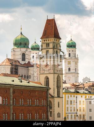 Cathédrale et hôtel de ville de Passau (Bavière) (Allemagne) Banque D'Images