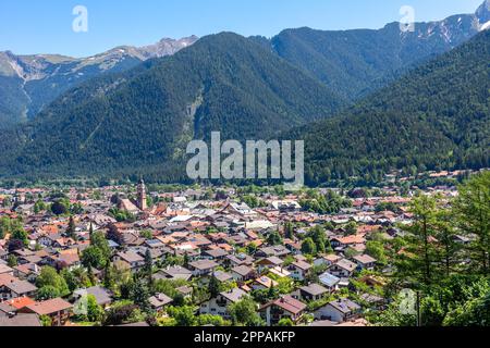 Vue aérienne sur le village de Mittenwald en Bavière Allemagne Banque D'Images