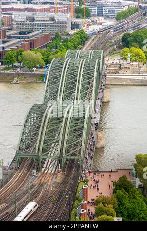 COLOGNE, ALLEMAGNE - MAI 12 : vue aérienne du pont Hohenzollern à Cologne, Allemagne sur 12 mai 2019 Banque D'Images