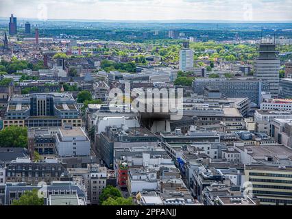 COLOGNE, ALLEMAGNE - MAI 12 : vue aérienne sur la ville de Cologne, Allemagne sur 12 mai 2019. Photo prise depuis la tour Triangle Banque D'Images