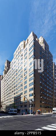 Le 30 Park Avenue est une tour résidentielle d'Emery Roth & Sons, située à East 36th Street dans Murray Hill de Manhattan. Banque D'Images