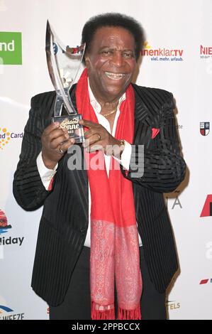 Roberto Blanco BEI der Verleihung der Goldenen sonne 2023 während der Sonnenklar.TV Gala im Wunderland Kalkar. Kalkar, 22.04.2023 Banque D'Images