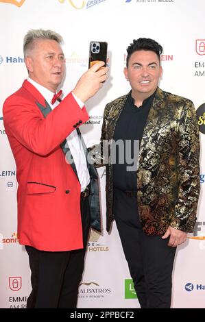 Hubert Fella und Matthias Mangiapane BEI der Verleihung der Goldenen sonne 2023 während der Sonnenklar.TV Gala im Wunderland Kalkar. Kalkar, 22.04.2023 Banque D'Images
