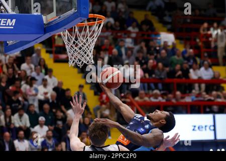 Naples, Italie. 23rd avril 2023. Wimbush de Gevi Napoli pendant GeVi Napoli Panier vs Bertram Yachts Derthona Tortona, Championnat italien de basket-ball Serie A à Naples, Italie, 23 avril 2023 crédit: Agence de photo indépendante/Alamy Live News Banque D'Images