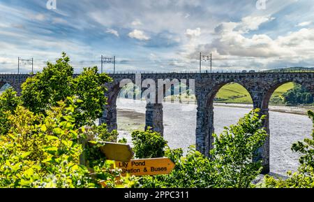 Viaduc ferroviaire au-dessus de River Tweed, Berwick-upon-Tweed, Northumberland, Angleterre, Royaume-Uni Banque D'Images