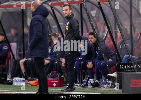 Alkmaar, pays-Bas. 23rd avril 2023. ALKMAAR, PAYS-BAS - AVRIL 23: Quatrième Timmer officiel de Luuk pendant le match Eredivisie entre AZ et RKC Waalwijk au Stadion de l'AFAS sur 23 avril 2023 à Alkmaar, pays-Bas (photo de Patrick Goosen/Orange Pictures) crédit: Orange pics BV/Alay Live News Banque D'Images