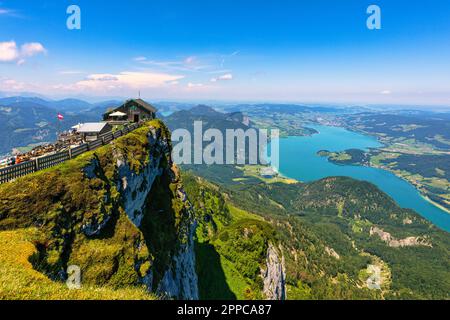 Schafberges aufgenommen, paysage de montagne à Salzkammergut, haute-Autriche. Vue du pic de Schafberg à Mondsee, Autriche. Himmelspforte Schafberg in Banque D'Images