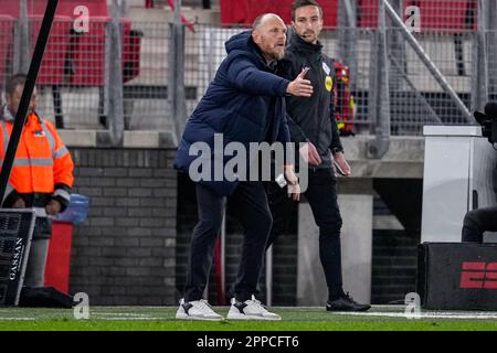 Alkmaar, pays-Bas. 23rd avril 2023. ALKMAAR, PAYS-BAS - AVRIL 23 : entraîneur-chef Joseph Oosting de RKC Waalwijk pendant le match Eredivisie entre AZ et RKC Waalwijk au Stadion de l'AFAS sur 23 avril 2023 à Alkmaar, pays-Bas (photo de Patrick Goosen/Orange Pictures) Credit: Orange pics BV/Alay Live News Banque D'Images