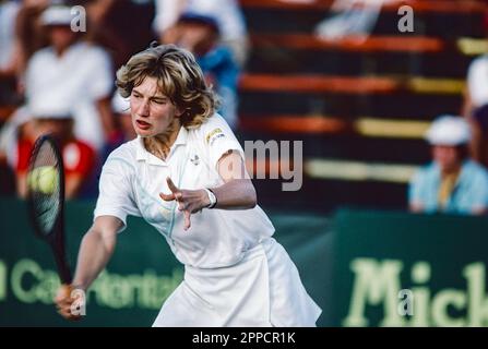 Steffi Graf (GER) en compétition aux Championnats internationaux de joueurs de Lipton 1986 Banque D'Images