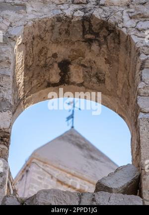 Rab, Croatie - 24 août 2022 : exploration de l'histoire ancienne Banque D'Images