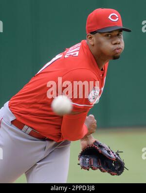 Pittsburgh, États-Unis. 23rd avril 2023. Cincinnati Reds départ lanceur Hunter Greene (21) jette contre les pirates de Pittsburgh pendant le deuxième repas au parc PNC le dimanche 23 avril 2023 à Pittsburgh. Photo par Archie Carpenter/UPI crédit: UPI/Alay Live News Banque D'Images