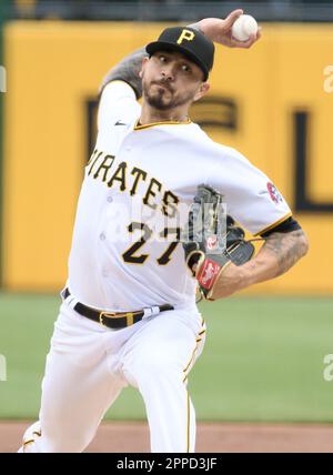 Pittsburgh, États-Unis. 23rd avril 2023. Le pichet de Pittsburgh Vince Velasquez (27) se lance contre les Cincinnati Reds lors du sixième repas au PNC Park le dimanche 23 avril 2023 à Pittsburgh. Photo par Archie Carpenter/UPI crédit: UPI/Alay Live News Banque D'Images