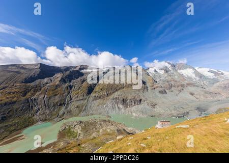 Autriche, Salzburger Land, vue panoramique de Kaiser-Franz-Josefs-Hohe au sommet de Grossglockner, glacier de Pasterze et Sandersee Banque D'Images