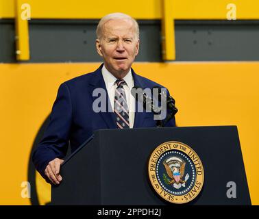 PHILADELPHIE, PA, Etats-Unis - 9 MARS 2023 : le président Joe Biden s'exprime à l'Institut des métiers de finition. Banque D'Images