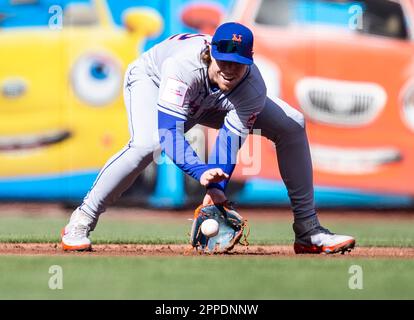 San Francisco, Californie, États-Unis. 23 avril 2023 San Francisco CA, États-Unis Le troisième joueur de New York Brett Baty (22) joue sur le terrain pendant le match de la MLB entre les mets de New York et les Giants de San Francisco à Oracle Park San Francisco Calif. Thurman James/CSM(Credit image: © Thurman James/Cal Sport Media) Credit: CAL Sport Media/Alay Live News Banque D'Images