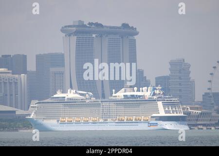 Vue sur le continent de Singapour depuis l'île de Kusu Banque D'Images