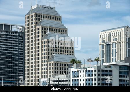 Centre-ville d'Orlando, Floride, gratte-ciel comprenant la City National Bank Tower, le palais de justice d'Orange County et les appartements de luxe MAA Robinson. Banque D'Images