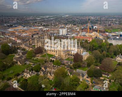 Vue aérienne de l'église de la cathédrale Saint-Pierre, Saint-Paul et Saint-Andrew à Peterborough, Cambridgeshire, Royaume-Uni Banque D'Images