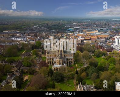 Vue aérienne de l'église de la cathédrale Saint-Pierre, Saint-Paul et Saint-Andrew à Peterborough, Cambridgeshire, Royaume-Uni Banque D'Images