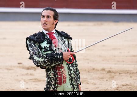 Madrid, Espagne. 23rd avril 2023. Miguel Andrades, un torréghteur pendant le combat au taureau de Las Ventas à Madrid. (Photo par Atilano Garcia/SOPA Images/Sipa USA) crédit: SIPA USA/Alay Live News Banque D'Images