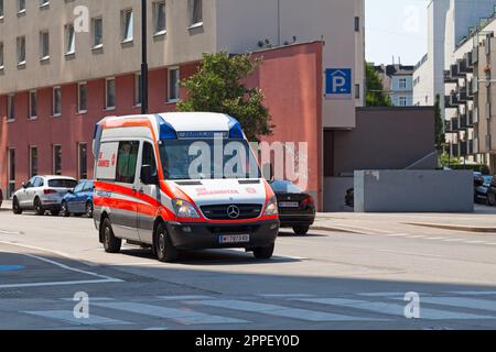 Vienne, Autriche - 18 juin 2018: Ambulance de la 'JUH' (Johannître-Unfall-Hilfe e.V.; allemand pour 'S t. John Ambulance'), communément appelé Die JO Banque D'Images