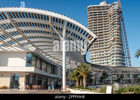 Ayia Napa, Chypre - 24 octobre 2022 : vue sur la marina d'Ayia Napa Banque D'Images