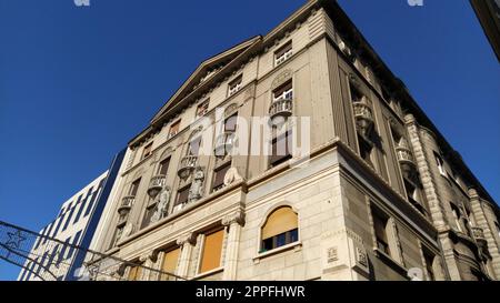 Belgrade, Serbie - 24 janvier 2020 : bâtiments anciens dans le centre de Belgrade. L'architecture du 19e - début du 20e siècle. Europe. Ciel bleu. Banque D'Images