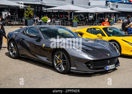 SINSHEIM, ALLEMAGNE - MAI 2022 : Ferrari 812 Superfast Type F152M Banque D'Images