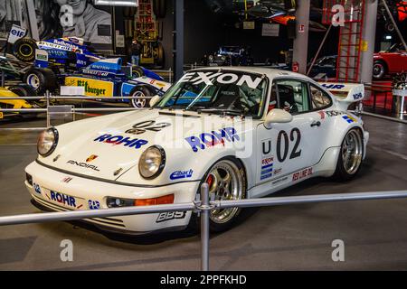 SINSHEIM, ALLEMAGNE - MAI 2022 : blanc Porsche 911 924 Turbo GT 1980 Banque D'Images