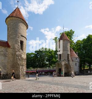 La porte Viru à Tallinn, Estonie Banque D'Images