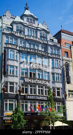 Prague, République Tchèque - 11 mai 2022: Hôtel Ambassadeur et casino sur la place Venceslas dans le centre-ville de Prague, Bohême, République Tchèque Banque D'Images