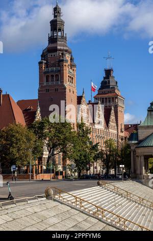 Chrobry Embankment, (Hakena Terrace), bureau de la voïvodie de Szczecin et rotonde sud, Szczecin, Pologne Banque D'Images