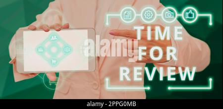 Affiche indiquant l'heure de révision. Évaluation de l'approche commerciale Feedback moment Performance Rate Evaluer Banque D'Images