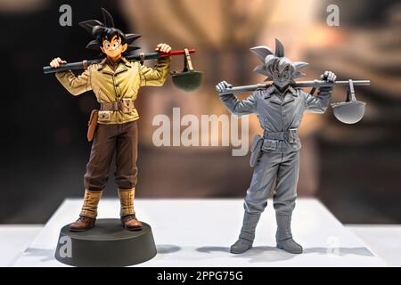 chiba, japon - décembre 22 2018 : figurine originale en plastique brut et peint représentant le personnage son Goku de la série manga et anime de Dragon ball pendant la convention Jump Festa 19. Banque D'Images