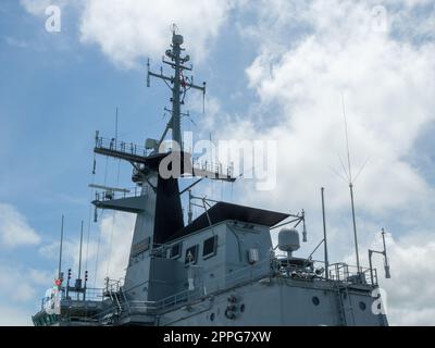 Tour radar sur un porte-avions de navire de guerre de la Marine thaïlandaise Banque D'Images