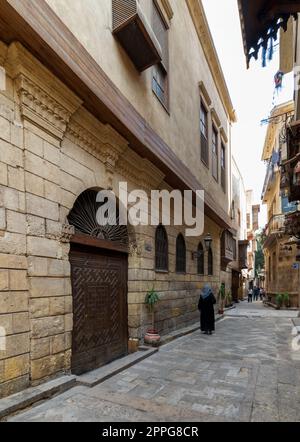 DARB Asfour Lane avec façade de Bayt Al-Suhaymi vieille maison historique, Caire médiéval, Egypte Banque D'Images