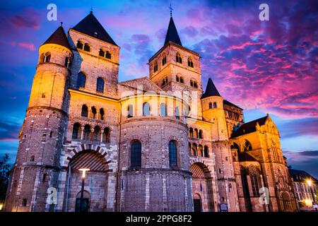 La grande cathédrale de Saint-Pierre à Trier, Allemagne Banque D'Images