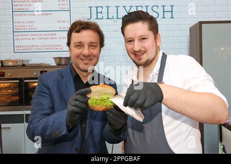 Falk Hocquel,Stefan Faeth,ouverture du Bistro Jellyfish dans le passage Europa,Hambourg,30.09.2022 Banque D'Images